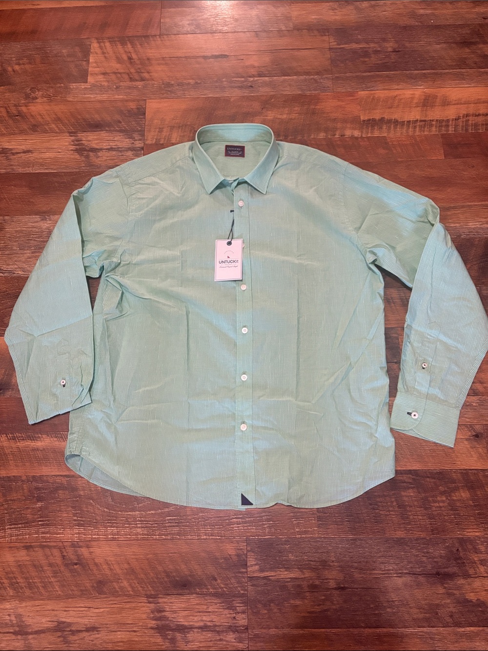 Untuckit Men's piccolo Green Button-Down Dress Shirt. NWT regular fit